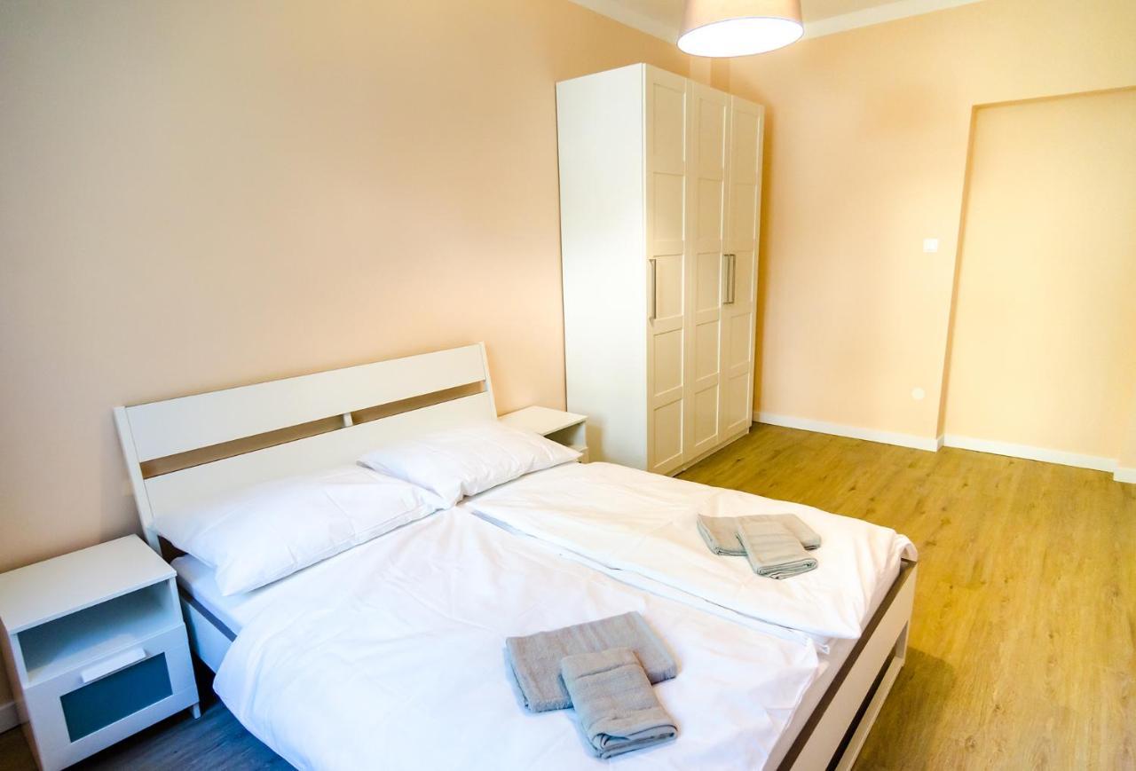 Churchill Apartments Praag Buitenkant foto