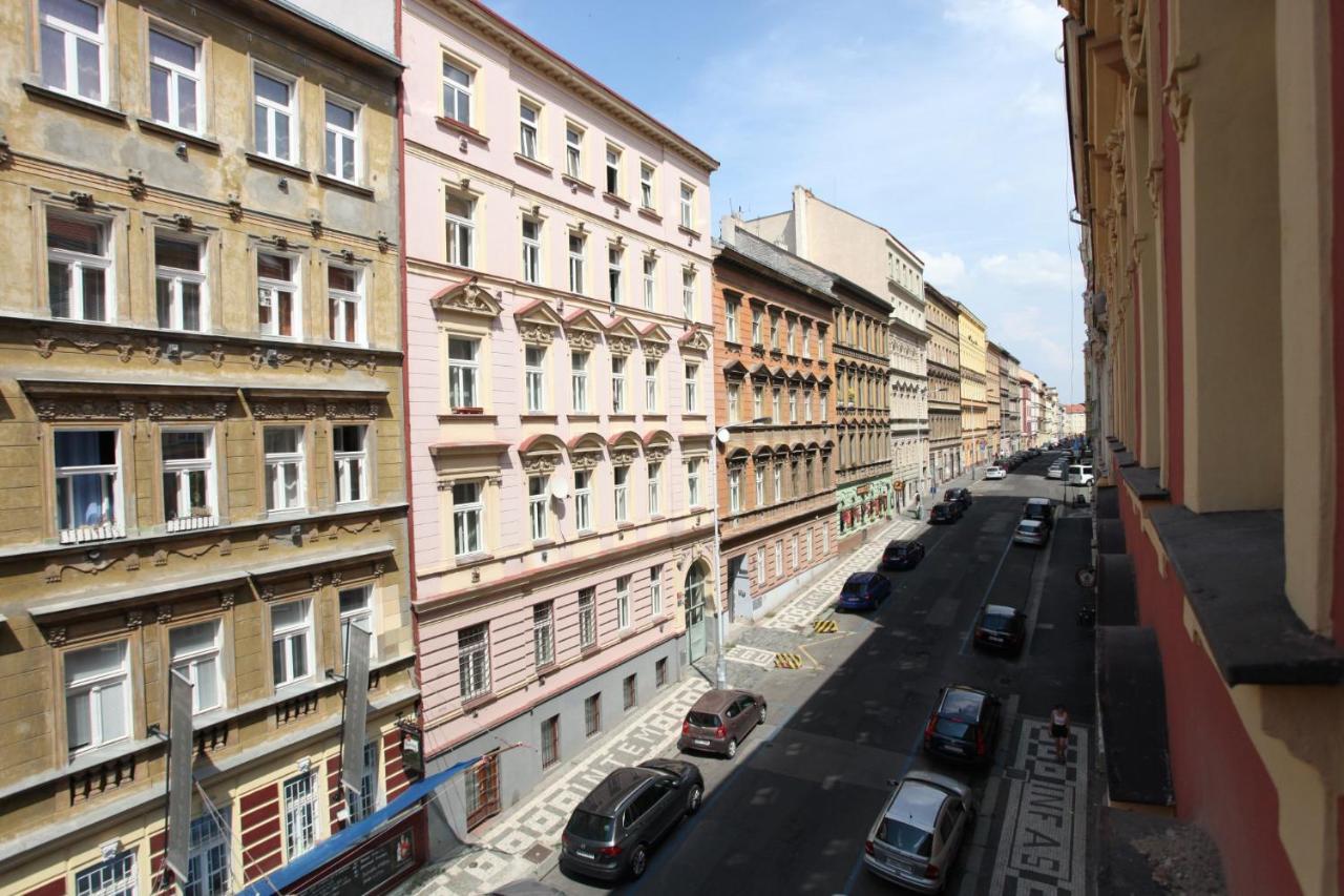 Churchill Apartments Praag Buitenkant foto